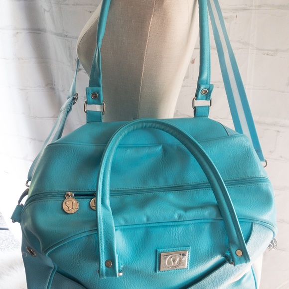 VINTAGE Lululemon Gym/Travel Bag - Picture 3 of 16